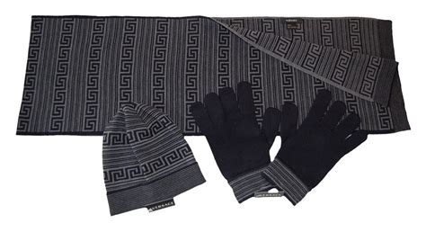 sciarpa e cappello versace